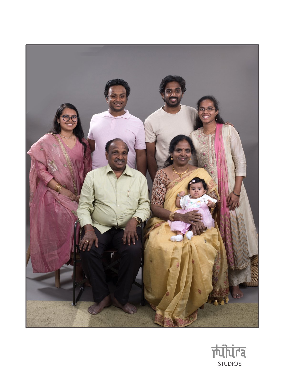 Extended Family Portrait — Mihira Studios